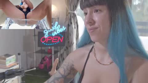 Sofi Mora online show from 18, 2, 2025