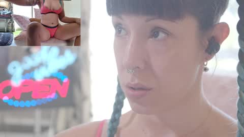 Sofi Mora online show from 16, 9, 2025