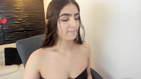 Snapshot of sofia44 chatting on 4, 12, 2025 Skarlett online show from 4, 12, 2025