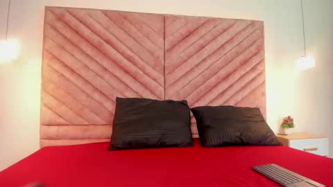 Snapshot of sofia__ll chatting on 17, 12, 2025 sofia__ll online show from 17, 12, 2025