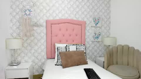 sofia_martinez9 online show from 2, 7, 2026