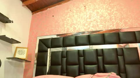 Snapshot of sofia_martinn chatting on 11, 11, 2025 Sofia online show from 11, 11, 2025