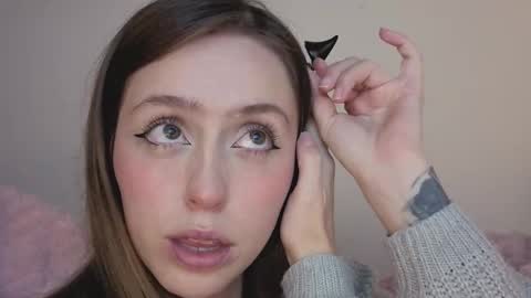     online show from 6, 11, 2025