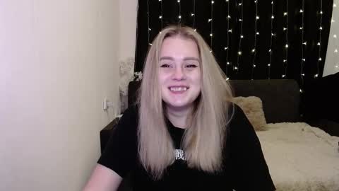 Snapshot of sofia_rosemary chatting on 3, 12, 2024 sofia_rosemary online show from 3, 12, 2024