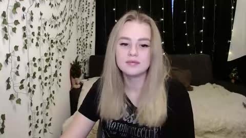 Snapshot of sofia_rosemary chatting on 28, 12, 2024 sofia_rosemary online show from 28, 12, 2024