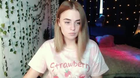 Snapshot of sofia_rosemary chatting on 15, 9, 2025 sofia_rosemary online show from 15, 9, 2025