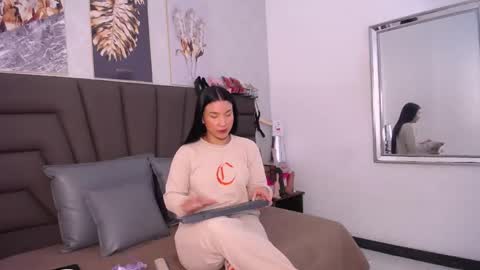      online show from 17, 5, 2026