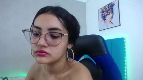 Snapshot of sofiaasexy19 chatting on 26, 11, 2025 Sofia online show from 26, 11, 2025