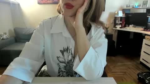 Snapshot of sofiabells chatting on 10, 9, 2025 SofiaBells online show from 10, 9, 2025