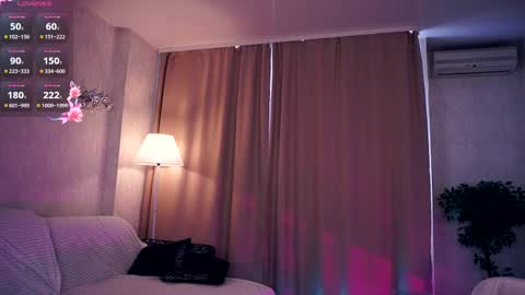 Snapshot of sofiabruno chatting on 7, 3, 2025 Hi My name is Sofia Welcome to my room Please thumbs up - its important online show from 7, 3, 2025