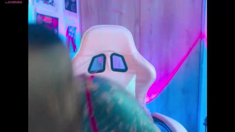       online show from 1, 10, 2025