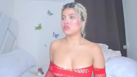 sofiacastillo01 online show from 27, 3, 2026