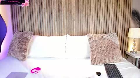 Snapshot of sofiaorange chatting on 14, 12, 2025 Sofiaorange online show from 14, 12, 2025