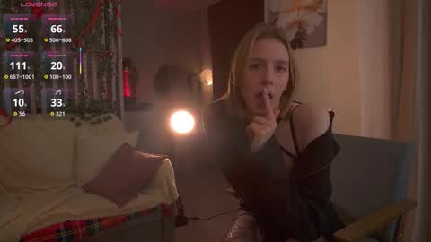 Sofia Help me overcome shynes with 100 thumbs up online show from 20, 12, 2025