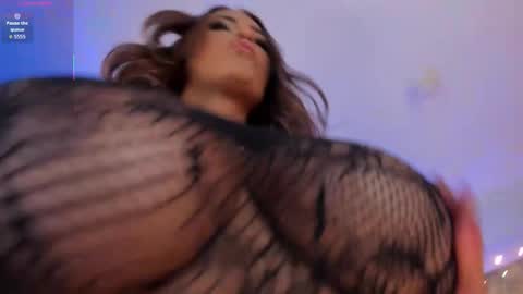 Snapshot of sofiareyesx1 chatting on 24, 11, 2025 Sofia Reyes online show from 24, 11, 2025