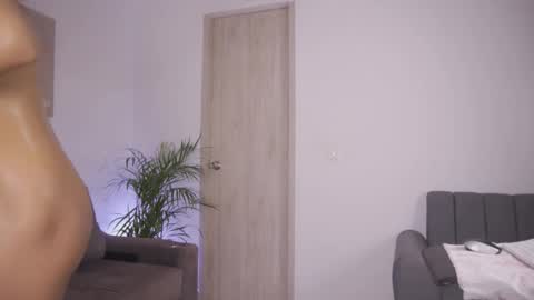 Snapshot of sofiarios04 chatting on 24, 11, 2025 Sofia online show from 24, 11, 2025