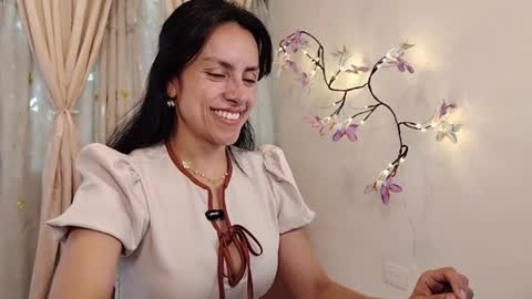 Sofi Bella online show from 19, 5, 2026