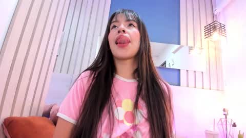 Snapshot of soficandy_ chatting on 7, 10, 2025 soficandy_ online show from 7, 10, 2025