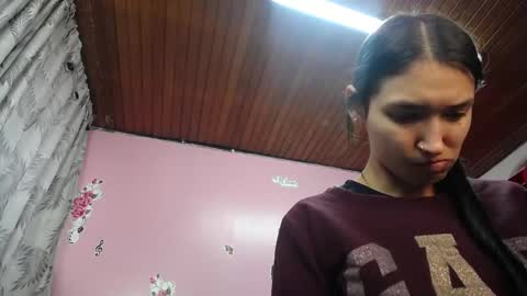 sofii_cute01 online show from 25, 2, 2025