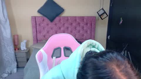 sofii_cute01 online show from 18, 12, 2025
