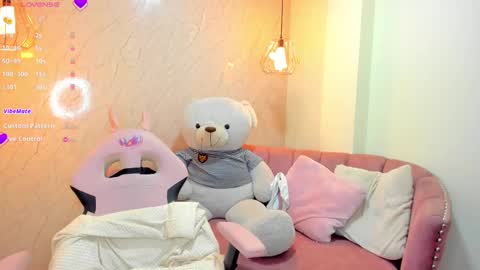 Snapshot of sofii_miller_ chatting on 6, 3, 2025 online show from 6, 3, 2025