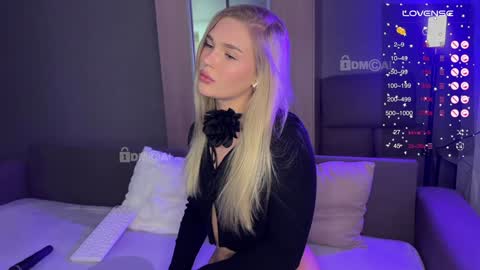 Snapshot of sofivolkova chatting on 28, 1, 2025 Sofia online show from 28, 1, 2025