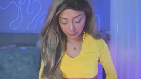 Snapshot of sofly_s chatting on 21, 10, 2025 Sofi online show from 21, 10, 2025