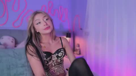 Snapshot of sofly_s chatting on 27, 11, 2025 Sofi online show from 27, 11, 2025