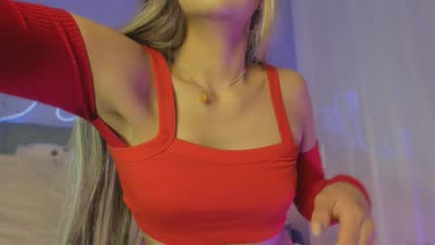 Snapshot of sofly_s chatting on 3, 12, 2025 Sofi online show from 3, 12, 2025