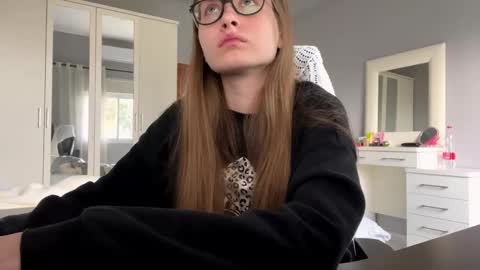 softlygirl online show from 23, 3, 2026