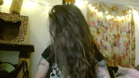 Snapshot of soka_lovers_04_ chatting on 1, 12, 2025 Sofia online show from 1, 12, 2025