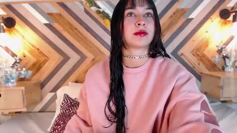 Snapshot of solscarleet chatting on 10, 9, 2025 Sol online show from 10, 9, 2025