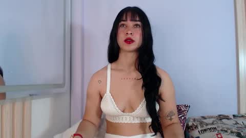 Snapshot of solscarleet chatting on 11, 9, 2025 Sol online show from 11, 9, 2025