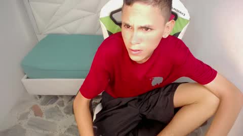 Snapshot of sombra_18 chatting on 2, 6, 2026 ESTEBAN online show from 2, 6, 2026