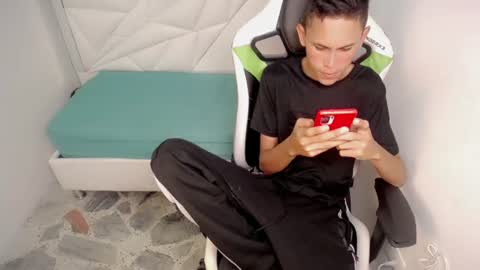 Snapshot of sombra_18 chatting on 9, 6, 2026 ESTEBAN online show from 9, 6, 2026
