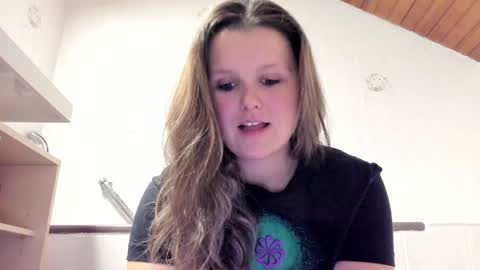 Snapshot of someonesday chatting on 2, 1, 2025 SomeonesDay online show from 2, 1, 2025