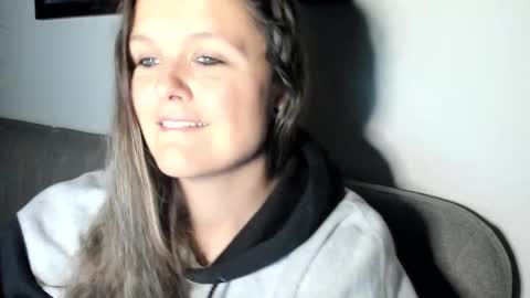 Snapshot of someonesday chatting on 29, 11, 2025 SomeonesDay online show from 29, 11, 2025