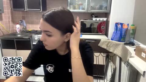 Hello My name is Jane  im new model here and little but shy but curious. online show from 5, 11, 2025