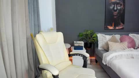 Snapshot of sonia__rey chatting on 27, 10, 2025 Sonia Rey online show from 27, 10, 2025