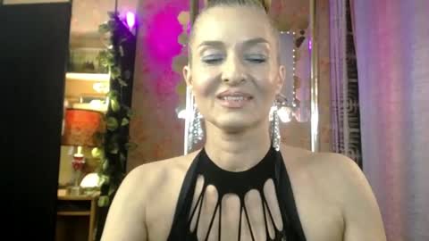 Snapshot of soniadance chatting on 13, 5, 2026 Sonia online show from 13, 5, 2026