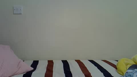 Snapshot of sonnia02 chatting on 16, 10, 2025 sonnia02 online show from 16, 10, 2025