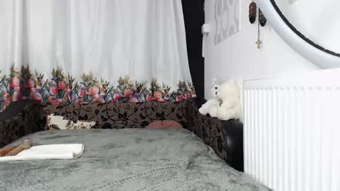 Snapshot of sonya_wet chatting on 15, 12, 2025 Sonya online show from 15, 12, 2025