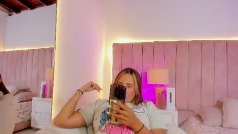 sophi_cooper29 online show from 11, 7, 2026