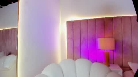 sophi_cooper29 online show from 15, 7, 2026