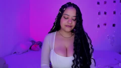 Snapshot of sophi_moon1 chatting on 18, 12, 2025 Sofia online show from 18, 12, 2025