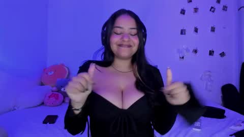 Snapshot of sophi_moon1 chatting on 4, 2, 2026 Sofia online show from 4, 2, 2026