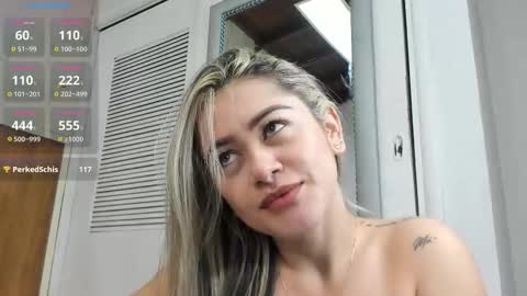 Snapshot of sophia__arenas chatting on 5, 12, 2025 Sophia online show from 5, 12, 2025