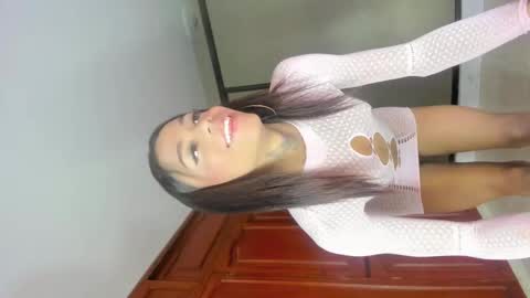 sophia_horny19 online show from 21, 10, 2025