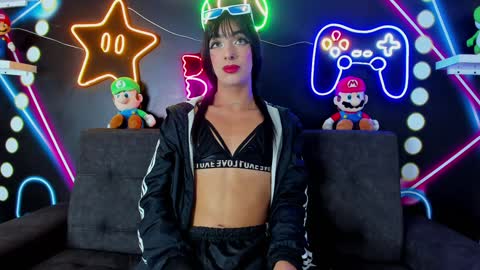 Snapshot of sophia_hoyos_ chatting on 4, 2, 2025 Sophi online show from 4, 2, 2025