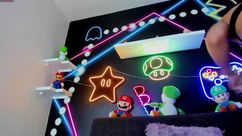 Snapshot of sophia_hoyos_ chatting on 4, 3, 2025 Sophi online show from 4, 3, 2025